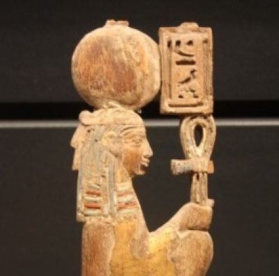 Goddess Maat  carrying the ankh 